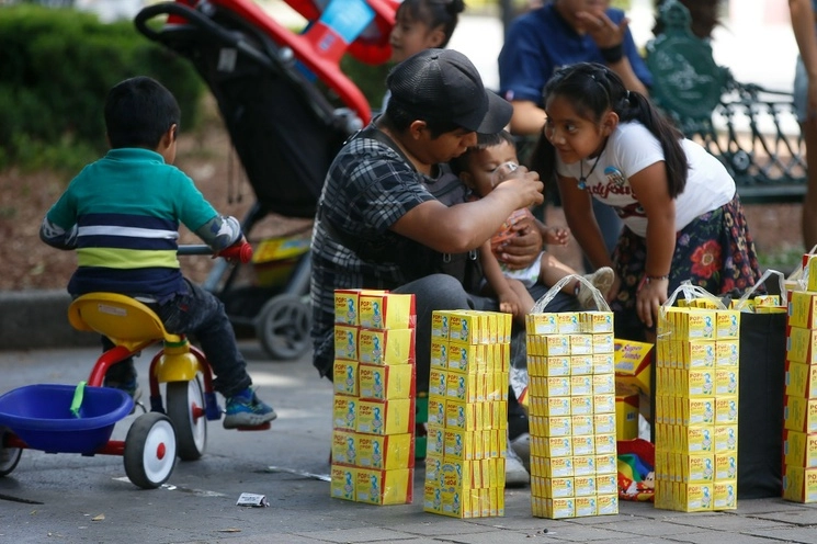 Concanaco-Servytur prevé derrama de 38 mil millones de pesos con motivo de la celebración del Día del Padre. Foto José Antonio López