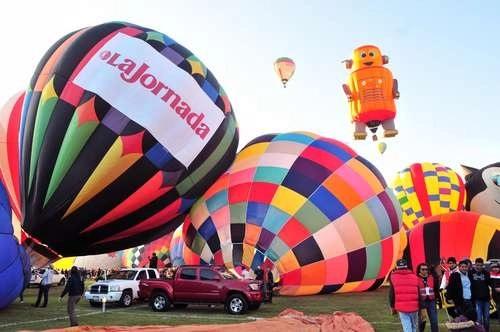 El Festival Internacional del Globo cuesta tres millones de dólares —60 millones de pesos— y solo deja una ganancia de cinco millones de pesos. Foto Carlos García / Archivo 