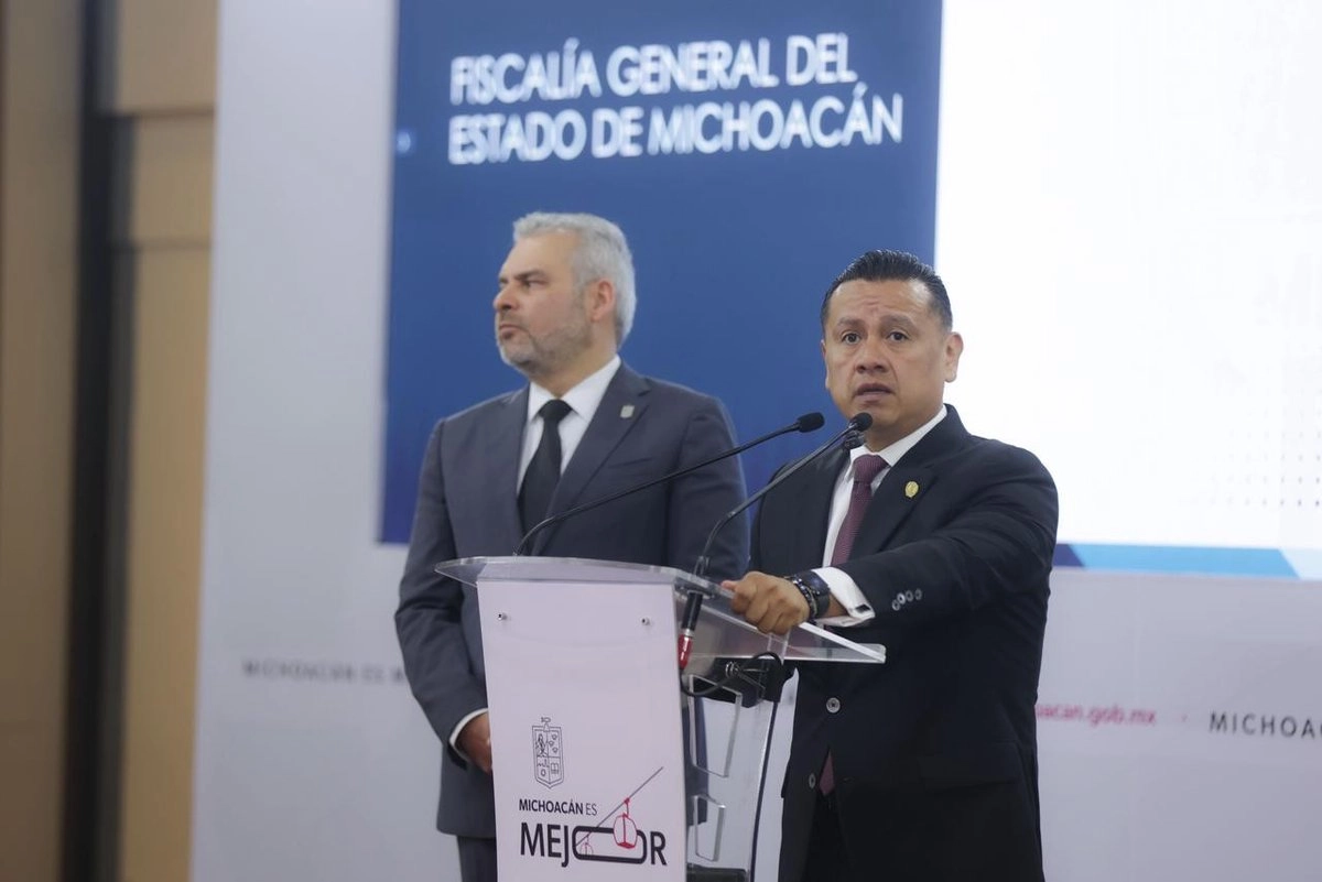 El Fiscal General del Estado de Michoacán, Carlos Torres Piña, presentó los avances en la investigación del homicidio del presidente municipal de Uruapan, Carlos Manzo.