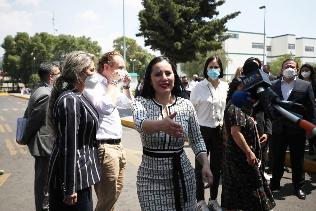 La alcaldesa de Cuauhtémoc suspendida en funciones, Sandra Cuevas, a su salida del Reclusorio Norte después de ser vinculada a proceso, el 17 de marzo de 2022. Foto Yazmín Ortega Cortés



