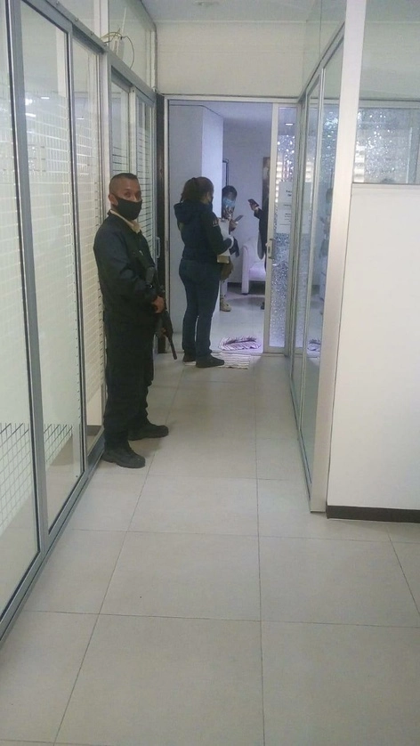Sandra Angélica Aguilera Olguín acudió al hospital y después de ser intervenida fue localizada en otro nosocomio con lesiones. Foto La Jornada