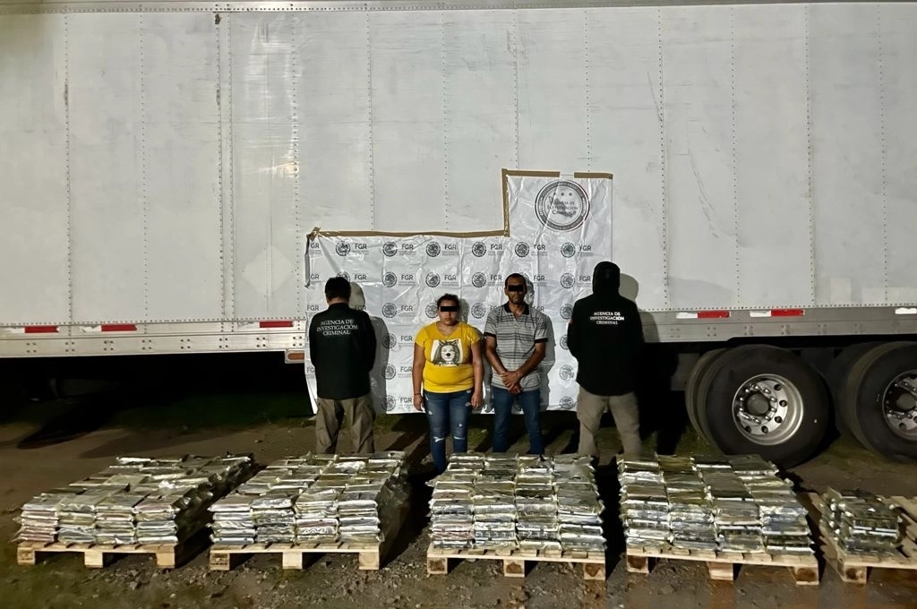 La Fiscalía General de la República aseguró 655 paquetes de cocaína en Huixtla, Chiapas. Foto FGR