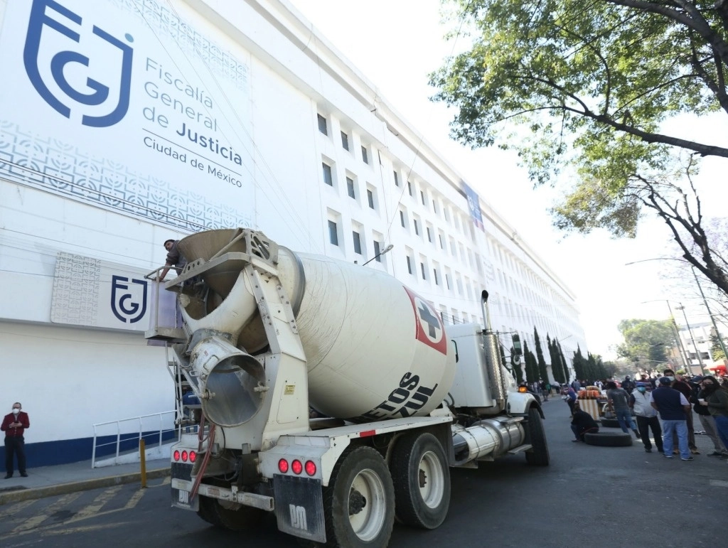 La FGR investigará al juez que quitó la medida cautelar de prisión preventiva a uno de los ex directivos de la cooperativa Cruz Azul. Foto Cuartoscuro/Archivo