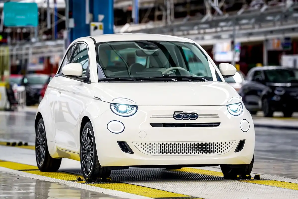 Fiat se prepara para una nueva época del Cinquecento que se materializará en una versión híbrida de este clásico de origen italiano. Foto 
