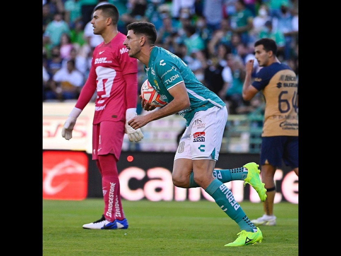 Lucas di Yorio marcó el primero y el de la igualada 3-3 para los panzas verdes. Foto tomada del Instagram de @clubleon_oficial