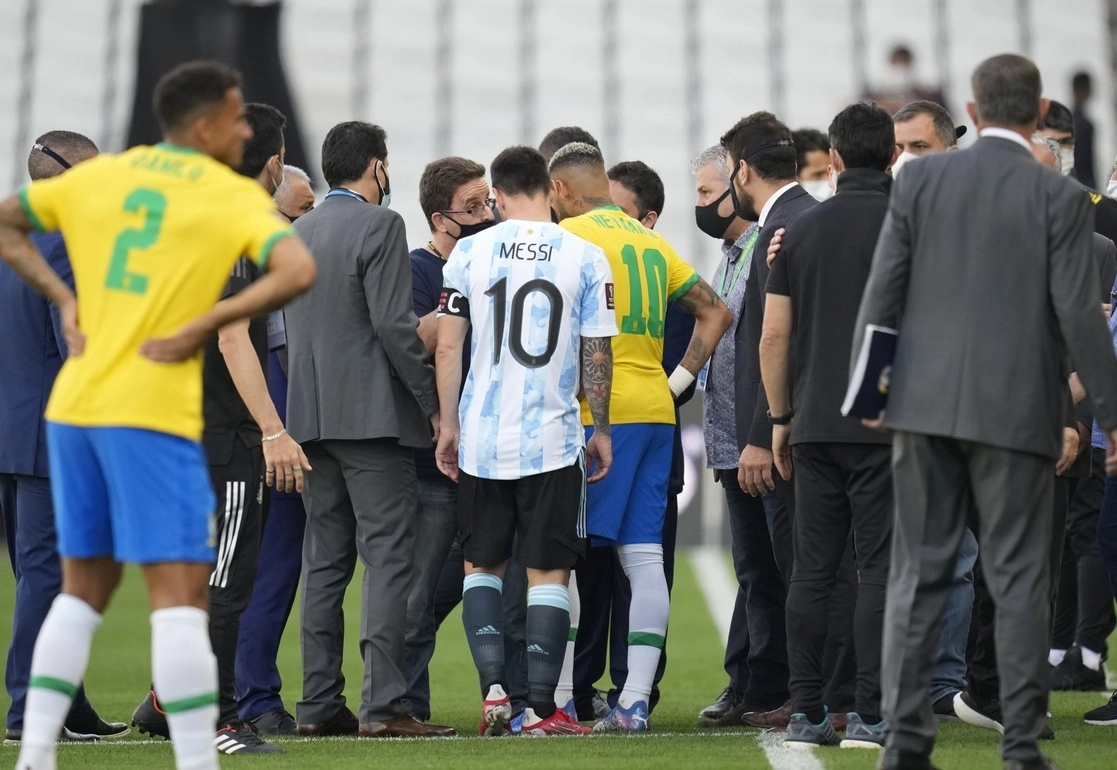 Autoridades sanitarias de Brasil suspendieron el duelo de la eliminatoria mundialista entre Brasil y Argentina, que se jugaba en Sao Paulo en septiembre de 2021. Foto Ap