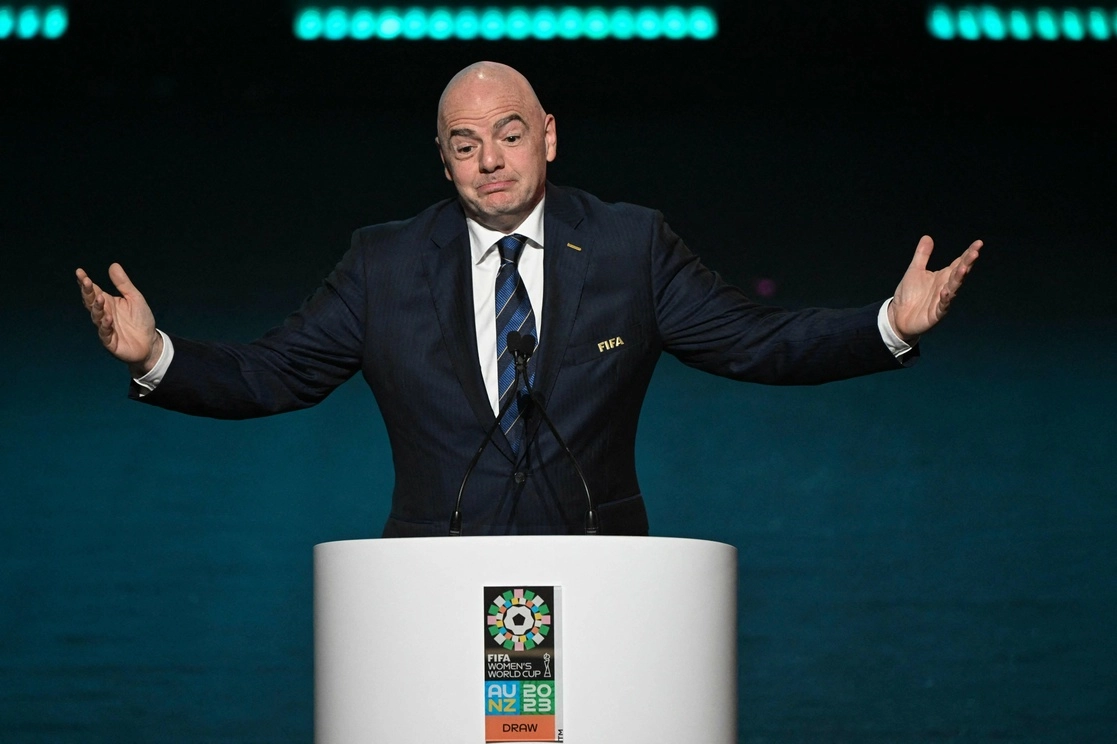 La FIFA intenta dar las mismas oportunidades al futbol femenino, dijo Gianni Infantino, presidente de la FIFA. Foto Afp