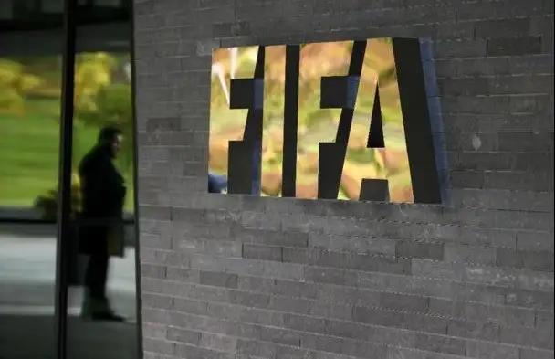 Entrada de la sede de la FIFA en Zúrich, Suiza. Foto Afp / Archivo
