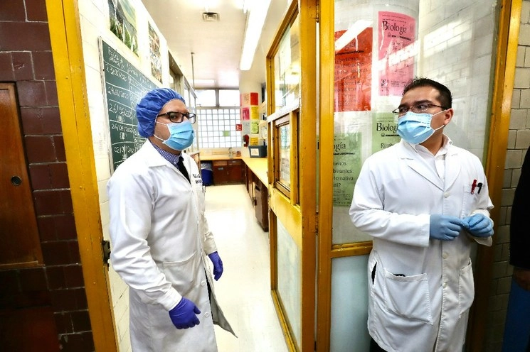 Cofepris inforó que se deberán enviar a la comisión un informe técnico final en el que se reporten los principales hallazgos obtenidos al inicio, durante y al final. Foto Luis Castillo