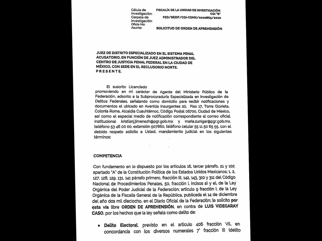 El columnista Carlos Loret de Mola publicó hoy en su cuenta de Facebook un documento, que, asegura, es la petición de la Fiscalía General de la República de una orden de aprehensión en contra del ex secretario de Hacienda, Luis Videgaray. Imagen tomada de https://www.facebook.com/LoretCarlos