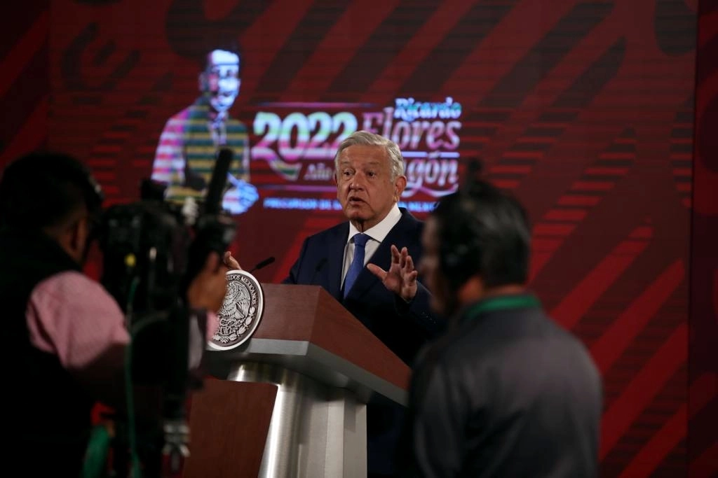 El presidente de México, Andrés Manuel López Obrador, durante su conferencia matutina en Palacio Nacional, en la Ciudad de México, el 18 de mayo de 2022. Foto José Antonio López