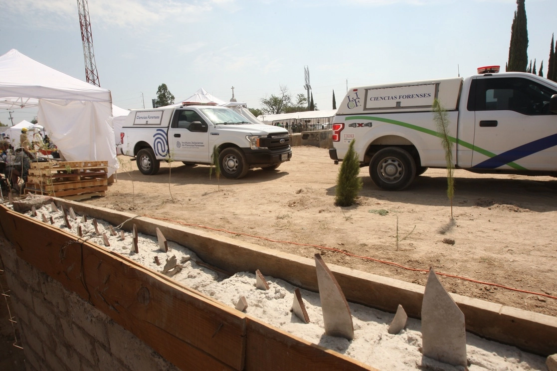 Panteón forense de Coyula, municipio de Tonalá, Jalisco, donde un equipo multidisciplinario llevó a cabo durante 10 días trabajos de recuperación de restos humanos. Foto Arturo Campos Cedillo