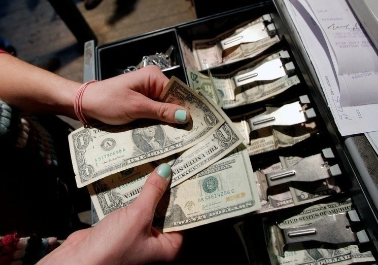 El flujo de remesas que opera la Financiera para el Bienestar ronda los mil 600 millones de dólares. Foto Afp / Archivo