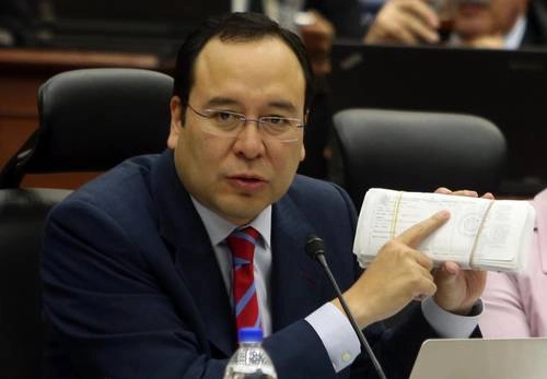 El consejero del INE, Ciro Murayama en imagen de archivo. Foto Jesús Villaseca