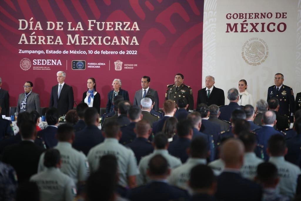 El presidente Andrés Manuel López Obrador encabeza la celebración del Día de la Fuerza Aérea Mexicana en la nuevas instalaciones del Aeropuerto Internacional Felipe Ángeles, en Zumpango, el 10 de febrero de 2022. Foto José Antonio López. 
