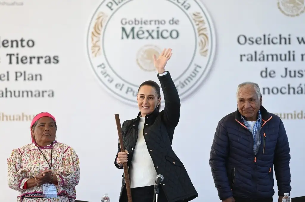La presidenta Claudia Sheinbaum durante el acto donde dio a conocer la firma de los decretos. Foto Presidencia