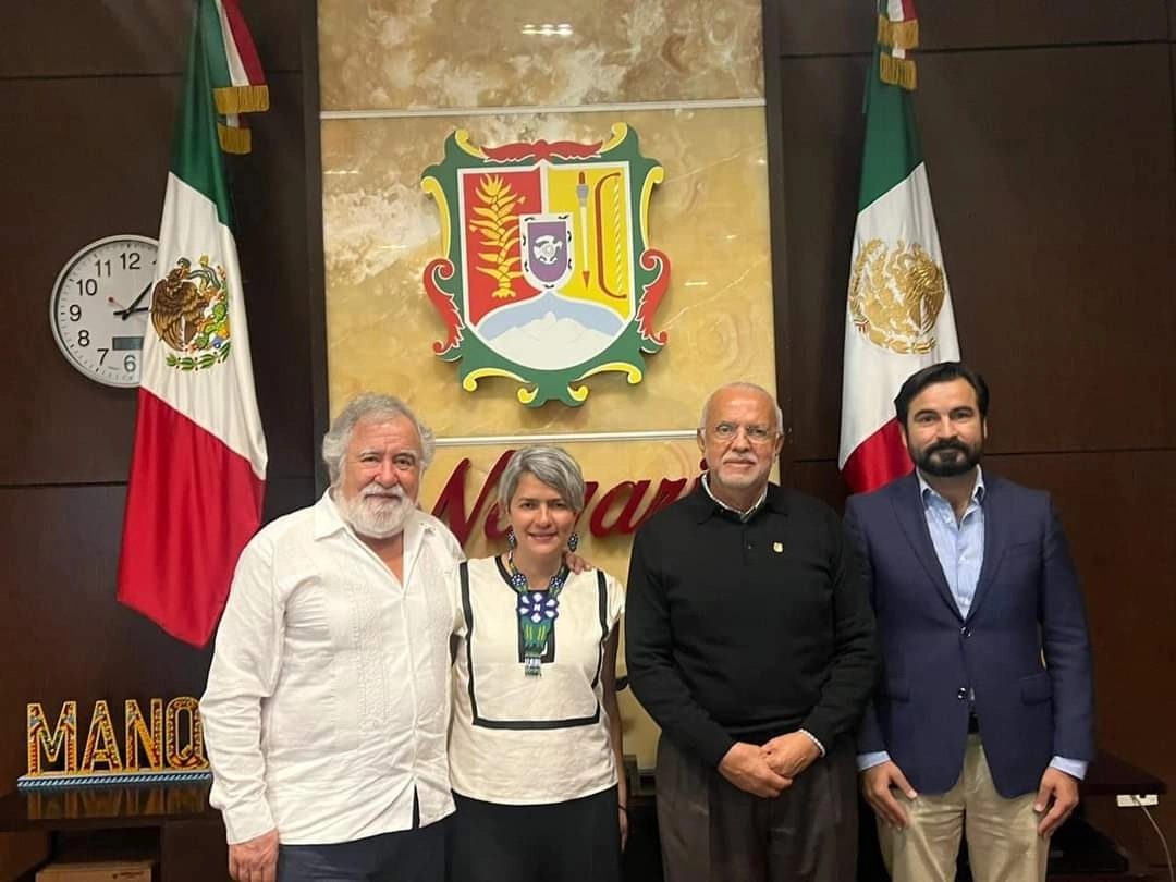 El gobernador morenista Miguel Ángel Navarro y el subsecretario de Derechos Humanos de la Secretaría de Gobernación, Alejandro Encinas Rodríguez, firmaron el Convenio para identificación y búsqueda de desaparecidos. Foto Luis Martín Sánchez