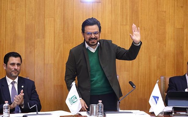 El director general del IMSS, Zoé Robledo (c) durante la firma del convenio de colaboración. Foto IMSS