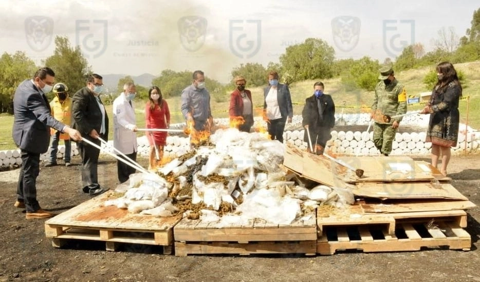 La droga fue destruida en el Campo Militar Número 37-A, ubicado en el municipio de San Juan Teotihuacán, Estado de México. Foto FGJ