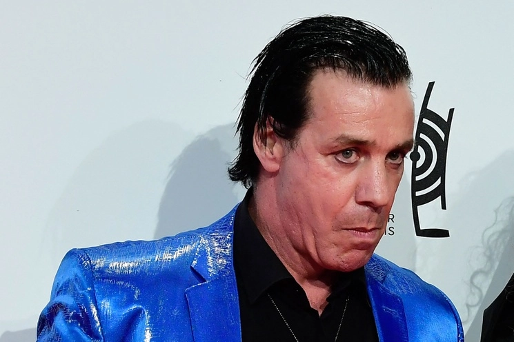 La fiscalía de Berlín anunció que pone fin a la investigación que abrió en junio contra el cantante de Rammstein, Till Lindemann, acusado de agresiones sexuales. Foto Afp / Archivo 