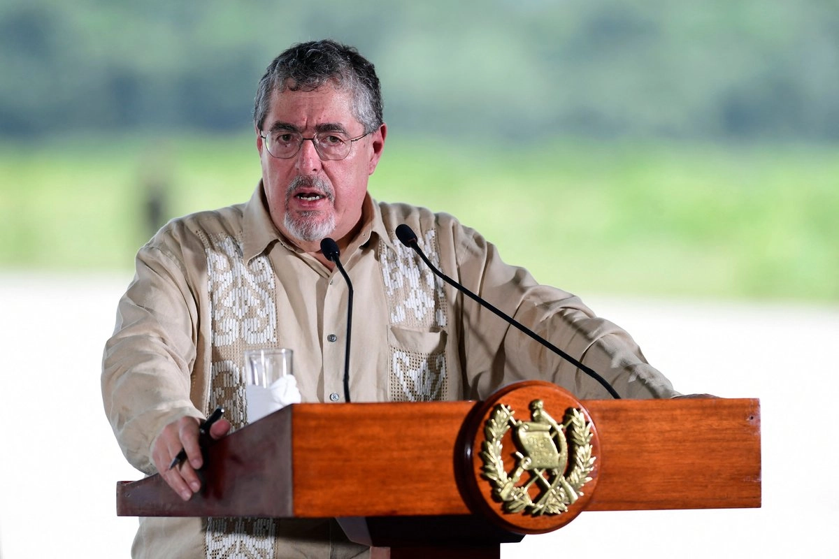 La fiscalía de Guatemala pidió retirar la inmunidad del presidente, Bernardo Arévalo, para investigarlo por supuesto incumplimiento de deberes por la fuga de prisión de 20 cabecillas de la pandilla Barrio 18. Foto