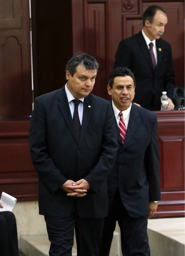 José de Jesús Covarrubias Dueñas (al frente), en una imagen del 27 de enero de 2017, cuando el magistrado se integró al TSJE. Foto @supremotribjal 