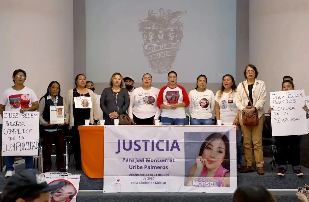 Integrantes del colectivo Una Luz en el Camino exigieron que se reabra el juicio ante las “múltiples irregularidades”. Foto Jorge Ángel Pablo García / Archivo