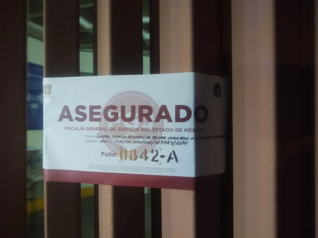 Sellos de suspensión colocados por la Fiscalía mexiquense en un asilo de ancianos en Huixquilucan, Estado de México. Foto Cortesía FGJEM
