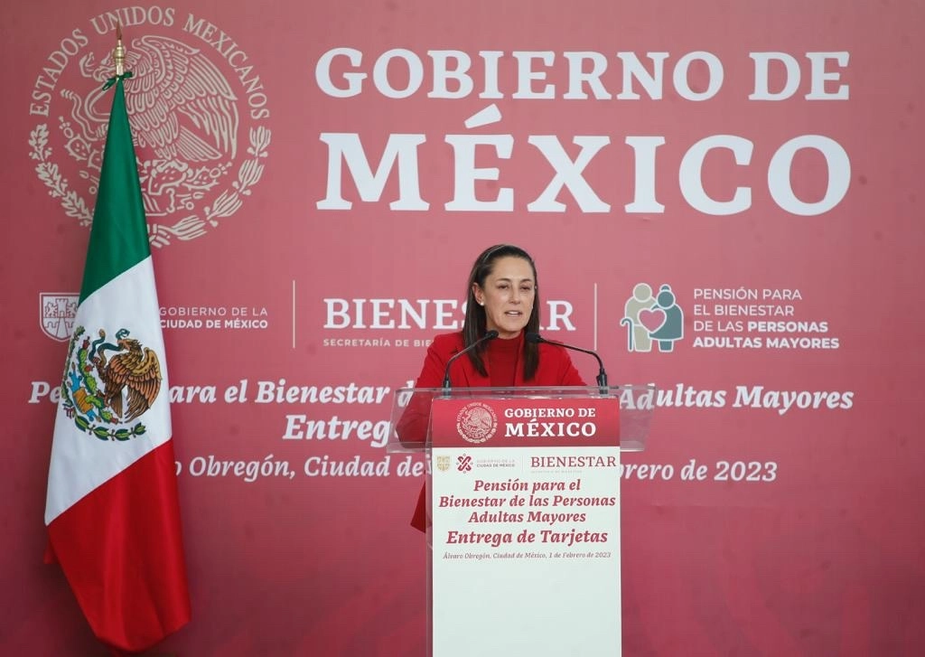 La Jefa de Gobierno, Claudia Sheinbaum, entrega Tarjetas de Pensión para el Bienestar de las Personas Adultas Mayores en la Alcaldía Álvaro Obregón, en la Ciudad de México, 01 de Febrero de 2023. Cristina Rodríguez