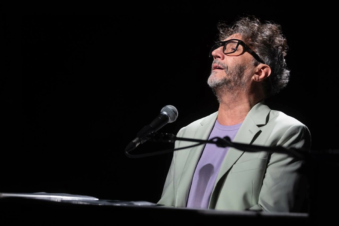 Fito Páez durante un concierto en ‘streaming’ realizado el 18 de junio de 2021. Foto tomada del Facebook de @fitopaez 