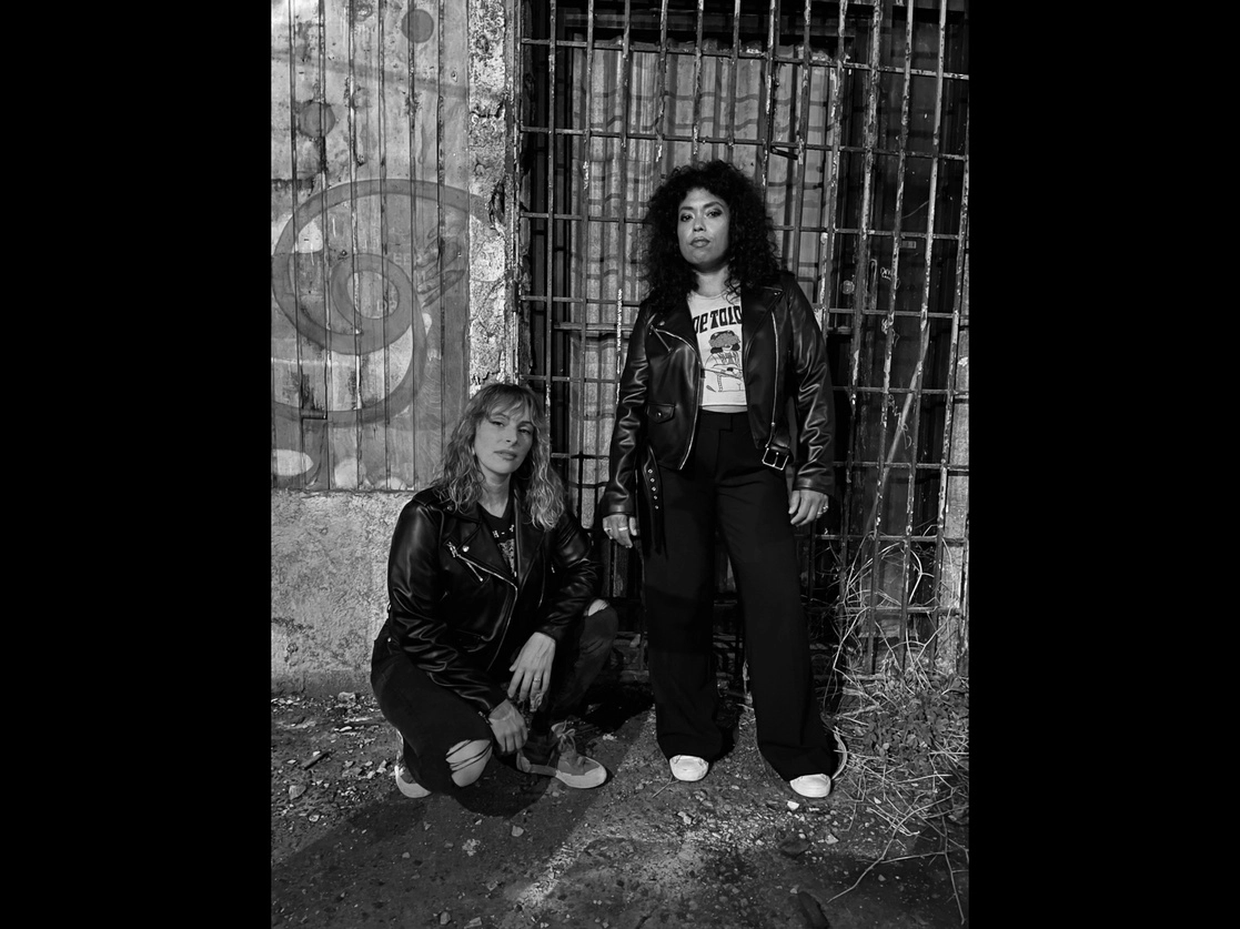 El grupo se presentará el miércoles en el Foro del Tejedor y el sábado en el Pepsi Center como invitado de No Te Va a Gustar. En la imagen, Shae Fiol y Mireya Ramos. Foto cortesía del combo
