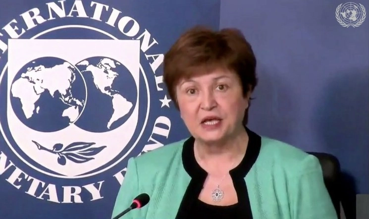 La directora gerente del FMI, Kristalina Georgieva, indicó en una conferencia de la ONU que el Fondo había aportado 22 mil mdd en financiamiento de emergencia a 60 de los 103 países que habían pedido ayuda. Foto tomada del Twitter de @IMFLive
