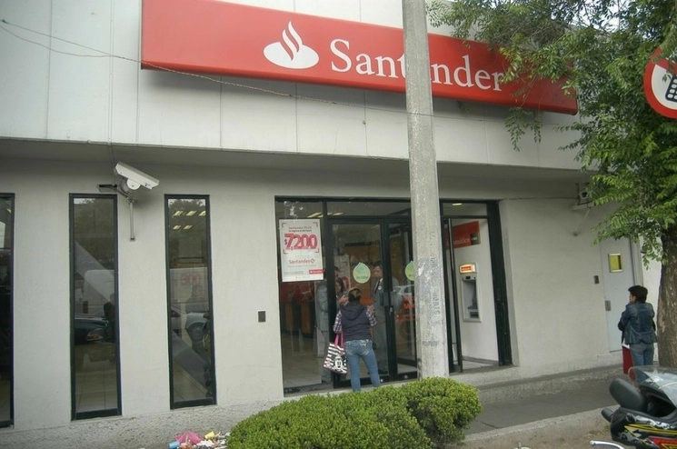 Sucursal de Santander en la Ciudad de México. Foto Cuartoscuro / Archivo