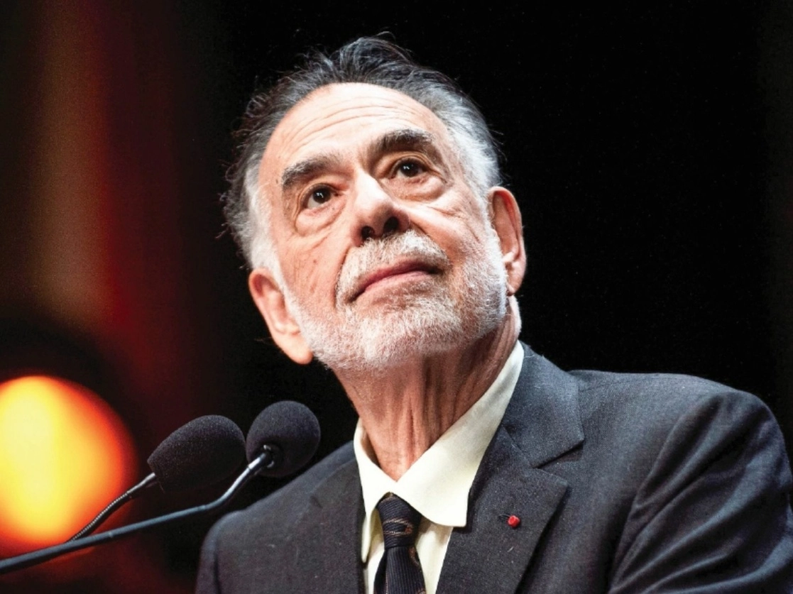 En la imagen, el director Francis Ford Coppola tras recibir el premio Lumière por su destacada trayectoria cinematográfica durante el 11 Festival de Cine Lumière en Lyon, Francia, en octubre de 2019. Foto Afp