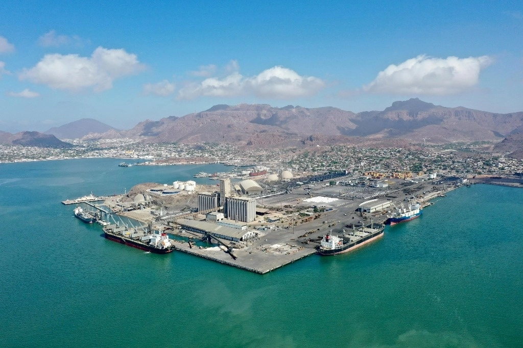 Este 18 de junio de 2024, zarpó el primer embarque de autos Ford fabricados en Hermosillo desde Guaymas hacia nuevos mercados, marcando la primera exportación de autos en el puerto desde que se estableció esta planta. Foto gobierno de Sonora