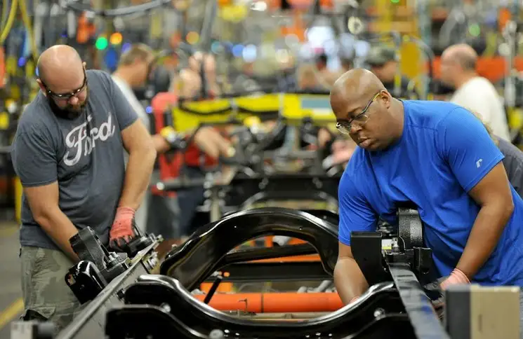 La Planta de Componentes de Rawsonville comenzará a operar de nuevo en la semana del 20 de abril para producir el ventilador Model A-E en colaboración con GE Healthcare, apoyados por trabajadores voluntarios pagados de la UAW.
Foto Cortesía Ford.
