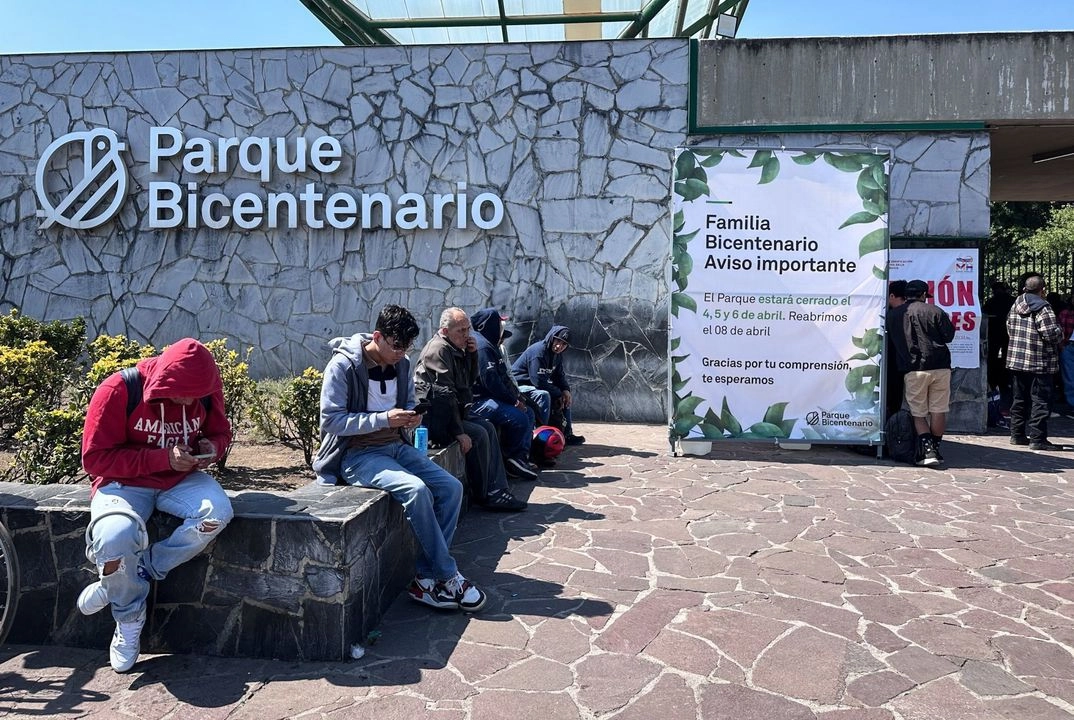 En el procedimiento para revertir esta concesión participaron la Consejería Jurídica del Ejecutivo Federal y el Instituto de Administración y Avalúos de Bienes Nacionales. La decisión se derivó de la muerte de dos fotoperiodistas en el Parque Bicentenario durante la realización de un concierto.  

