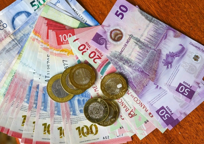 La Comisión Nacional de los Salarios Mínimos formalizó la percepción salarial de las dos zonas económicas que regirán a partir del primero de enero de 2024. Foto Cuartoscuro / Archivo