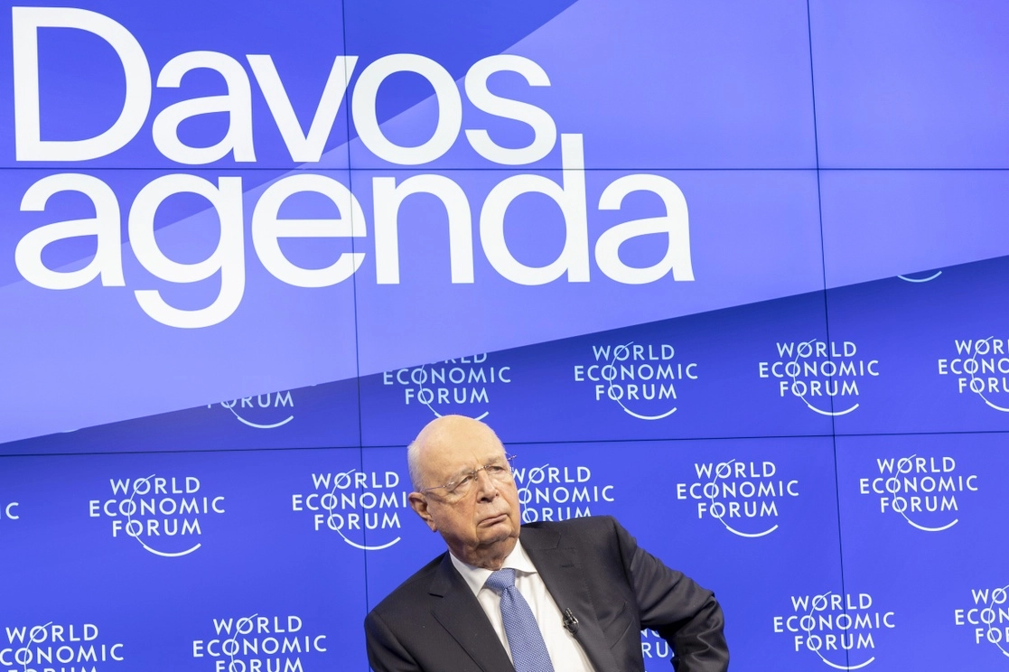 "Después de todas las reuniones virtuales realizadas en los últimos dos años, líderes políticos, empresariales y de la sociedad civil han acordado reunirse en persona otra vez", dijo el jefe del FEM, Klaus Schwab. La imagen, del pasado 17 de enero. Foto Keystone vía Ap