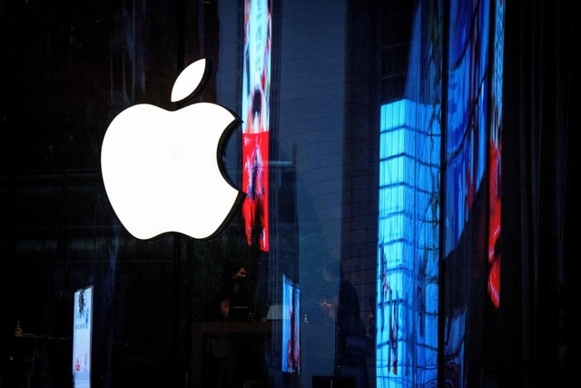 Una docena de empresas, entre ellas Deezer y Spotify, se aliaron contra Apple a la que acusan de abusar de su posición dominante en su plataforma de descarga de aplicaciones móbiles, según un comunicado publicado en Bruselas y Washington. Foto Afp / Archivo