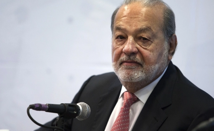 El empresario mexicano Carlos Slim se mantiene en la lista de las personas más acaudaladas del México y el mundo. Foto Cristina Rodríguez/Archivo