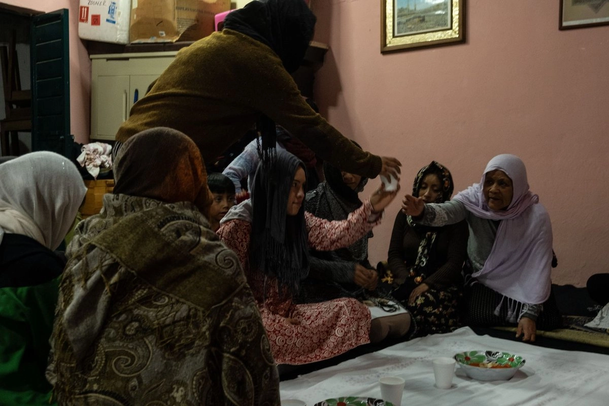 El asunto fue discutido en la Corte al analizar dos juicios de mujeres de que profesan la religión del islam, a quienes se les negó el pasaporte en oficinas de la cancillería en Chihuahua y el otro en la Ciudad de México porque rechazaron retirarse el hiyab para la fotografía del documento.