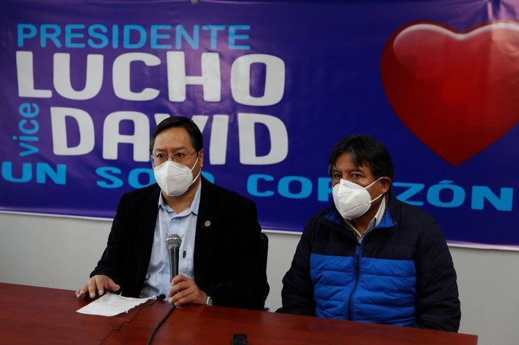 El Movimiento al Socialismo (MAS) de Evo Morales estima que la última postergación de los comicios solo busca perjudicar a su candidato, Luis Arce, que encabeza las encuestas. Foto Ap