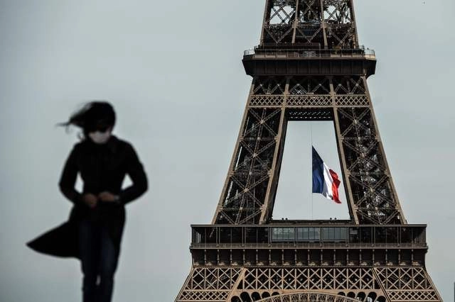 Francia abrirá paulatinamente sus fronteras a personas de países que no pertenecen al bloque europeo, desde el 1 de julio. Foto Afp