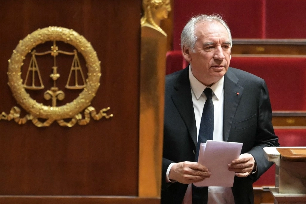 El primer ministro de Francia, Francois Bayrou, asiste a una sesión parlamentaria francesa sobre el proyecto de ley de finanzas de 2025 y el presupuesto de seguridad social en la Asamblea Nacional, la cámara baja del parlamento francés, en París el 3 de febrero de 2025.  Foto de Bertrand GUAY / AFP 