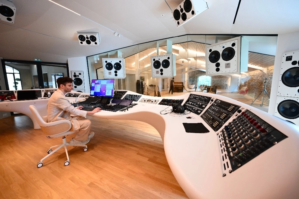 El maestro de sonido francés Damien Quintard, quien participa en la remodelación del sello. Foto Afp