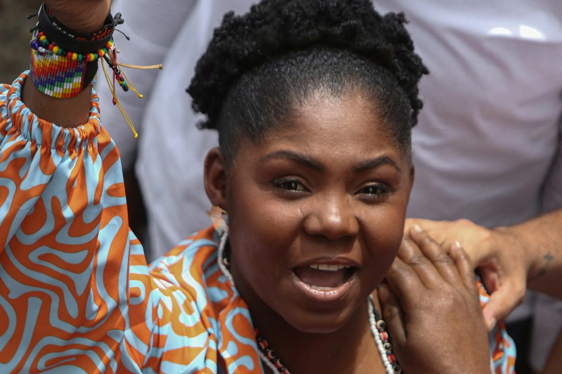 Tras el triunfo de Gustavo Petro, Francia Márquez, primera afrodescendiente en conquistar la vicepresidencia de Colombia, llamó a la "reconciliación". Foto Afp
