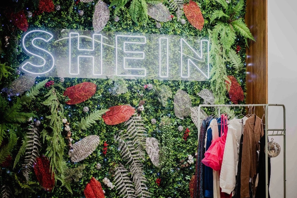 Logo de la tienda Shein en imagen de archivo. Foto 