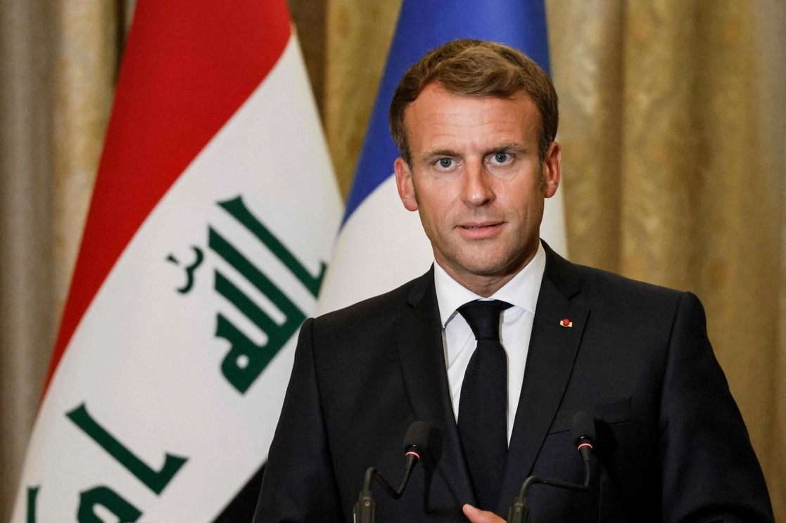 El presidente francés, Emmanuel Macron, durante una conferencia de prensa en la casa de huéspedes de la capital iraquí, Bagdad, el 28 de agosto de 2021. Foto Afp