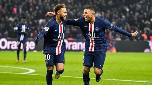 Neymar y Mbappé, delanteros del Paris St Germain, en imagen de archivo. Foto Twitter @PSG_español